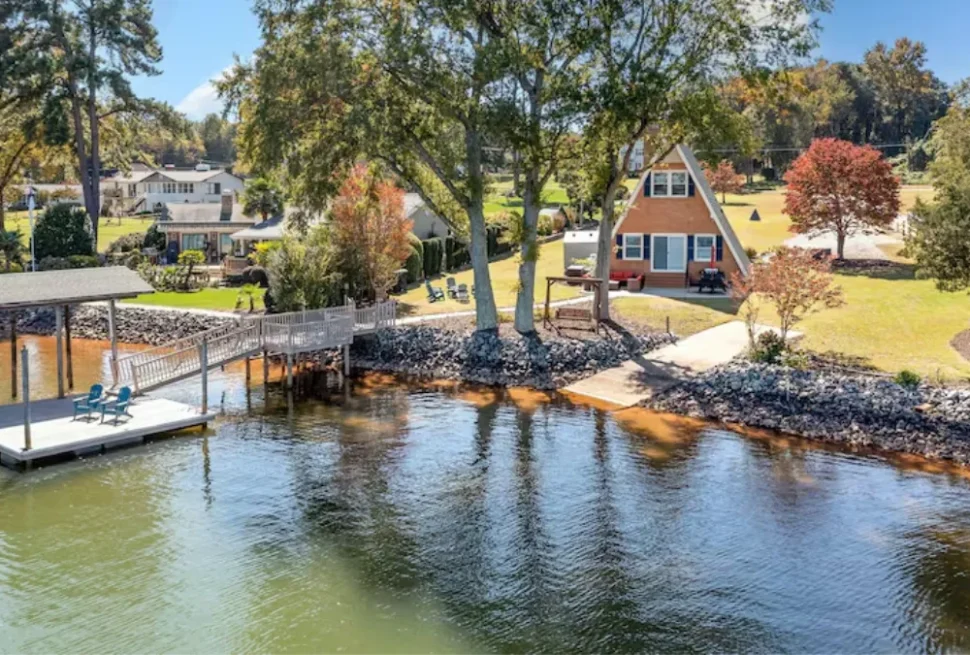 Lakeside Serenity