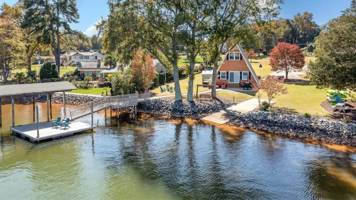 Lakeside Serenity